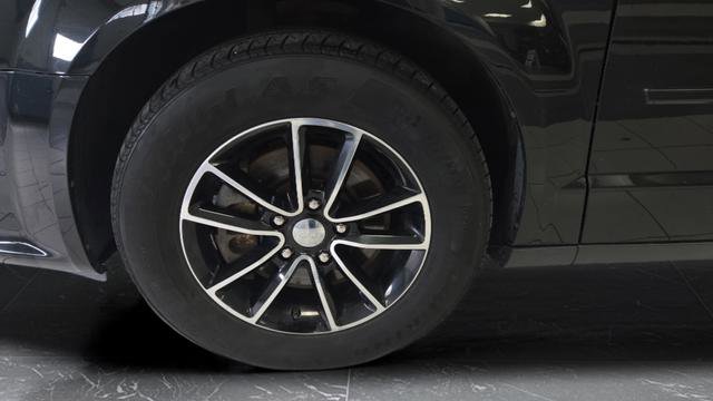 Used 2016 Dodge Grand Caravan R/T FWD image 32