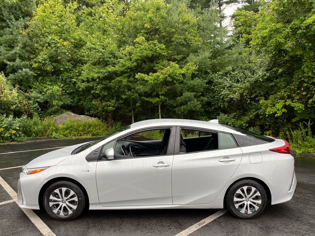 Certified 2021 Toyota Prius Prime LE FWD image 2