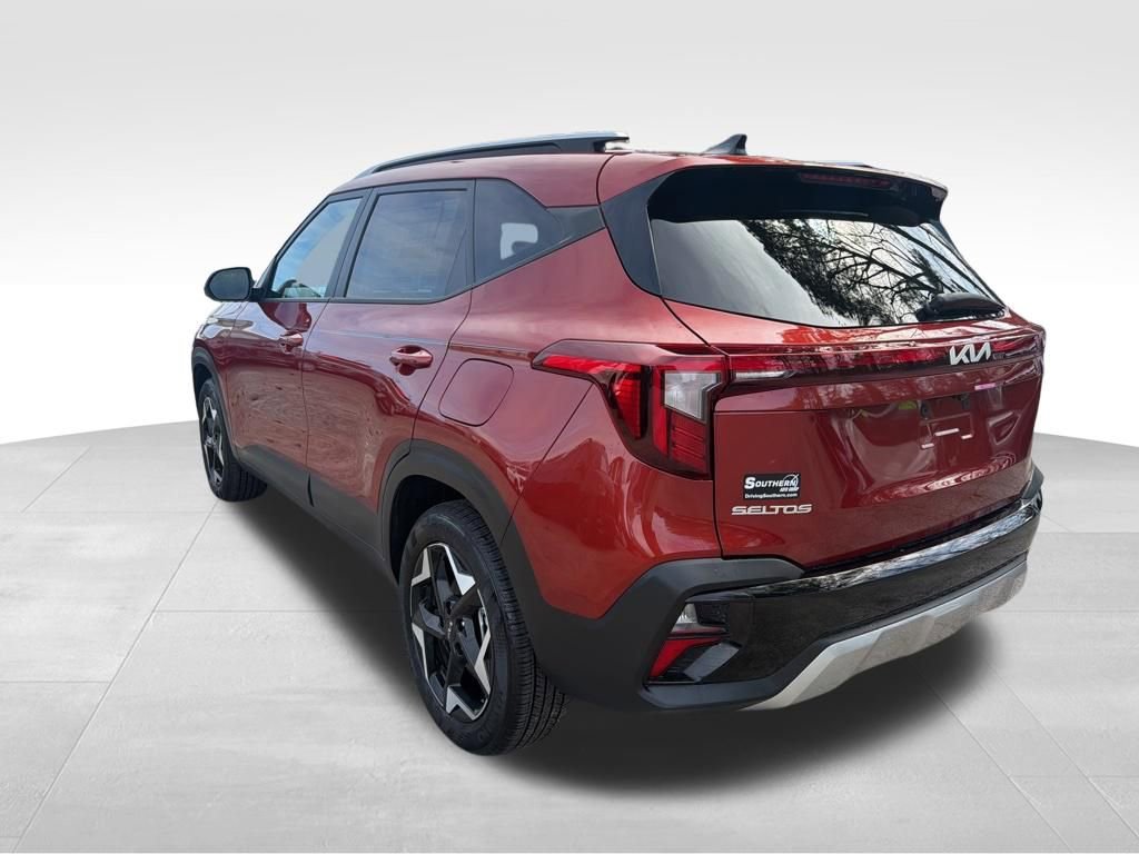Certified 2025 Kia Seltos S image 3