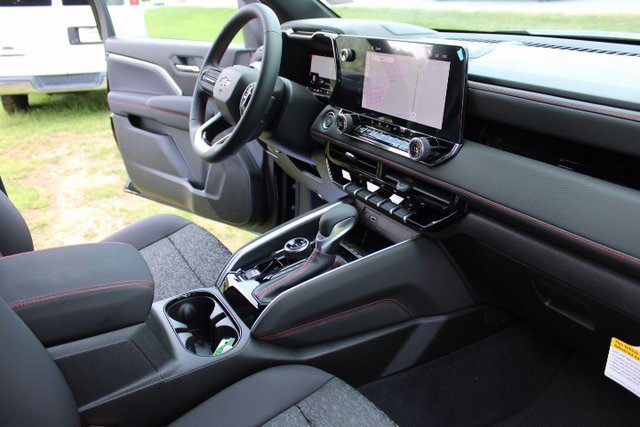 New 2025 Chevrolet Colorado Z71 w/ Technology Package image 25