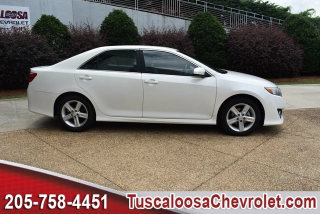 Used 2014 Toyota Camry SE FWD image 11