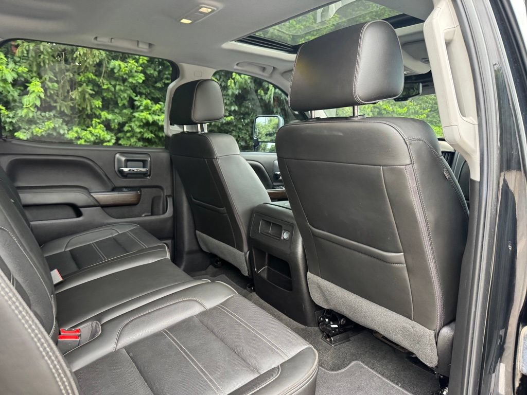 Used 2018 GMC Sierra 2500 Denali w/ Duramax Plus Package AWD/4WD image 17