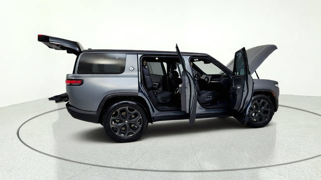 Used 2026 Rivian R1S Adventure AWD/4WD image 19