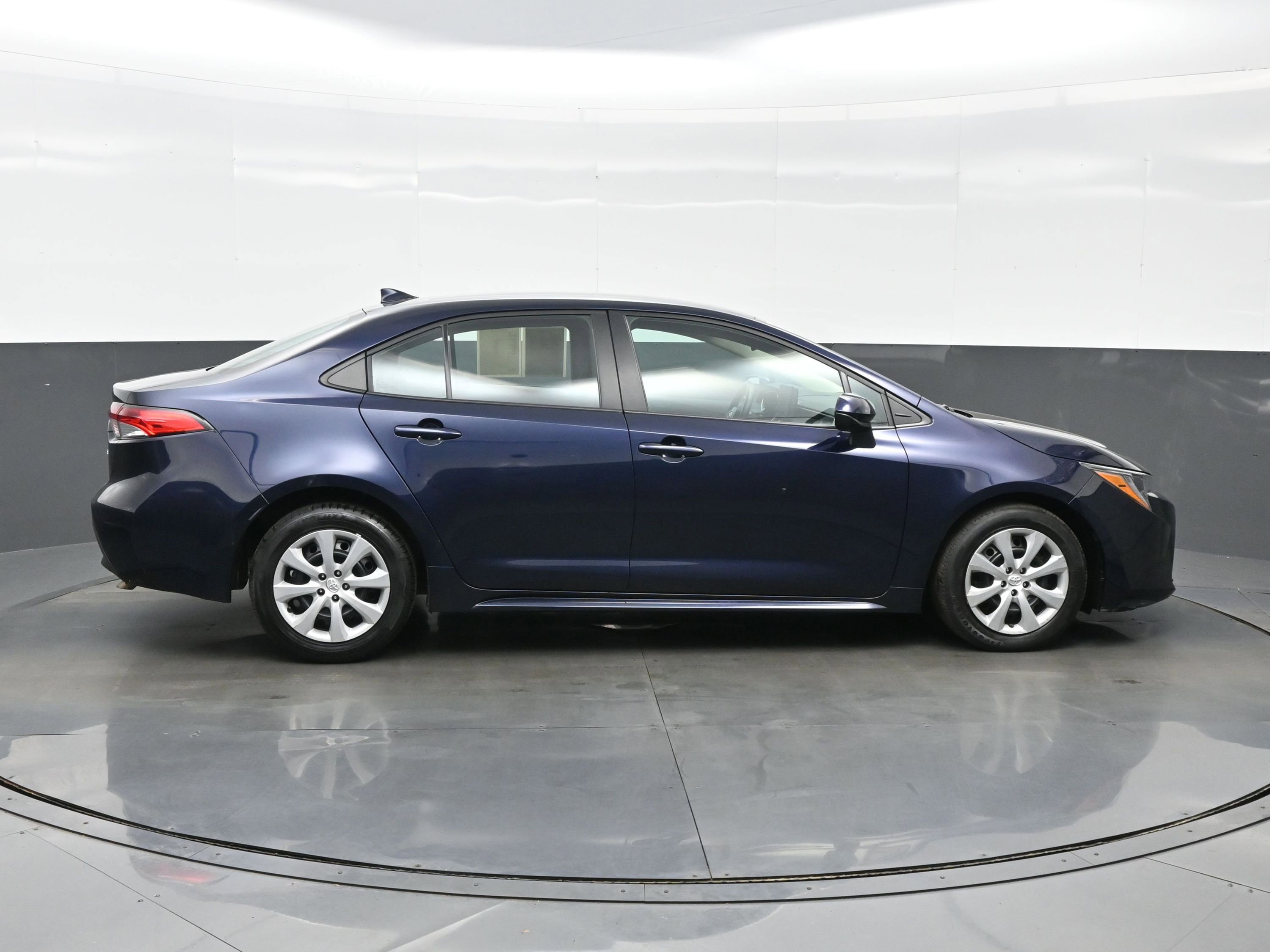 Used 2023 Toyota Corolla LE FWD image 7