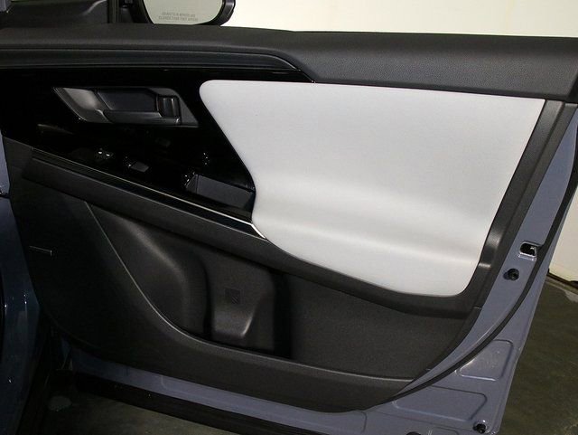Used 2023 Subaru Solterra Limited image 36