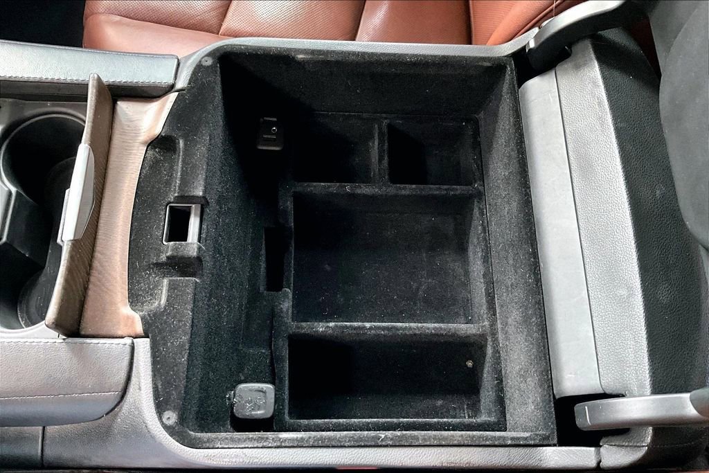 Used 2019 Cadillac Escalade Premium Luxury image 34