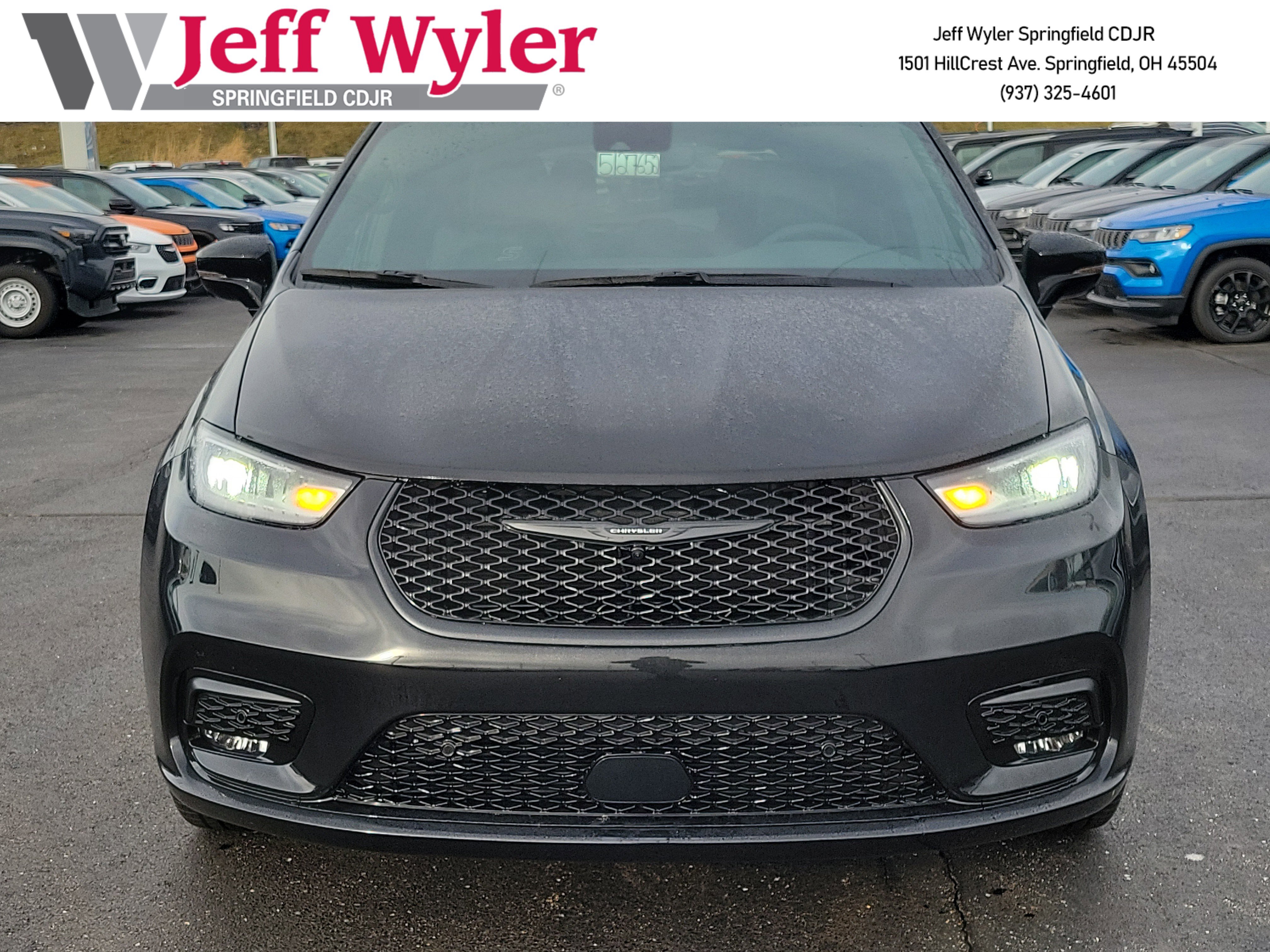 New 2026 Chrysler Pacifica Select w/ S Appearance Package FWD image 2