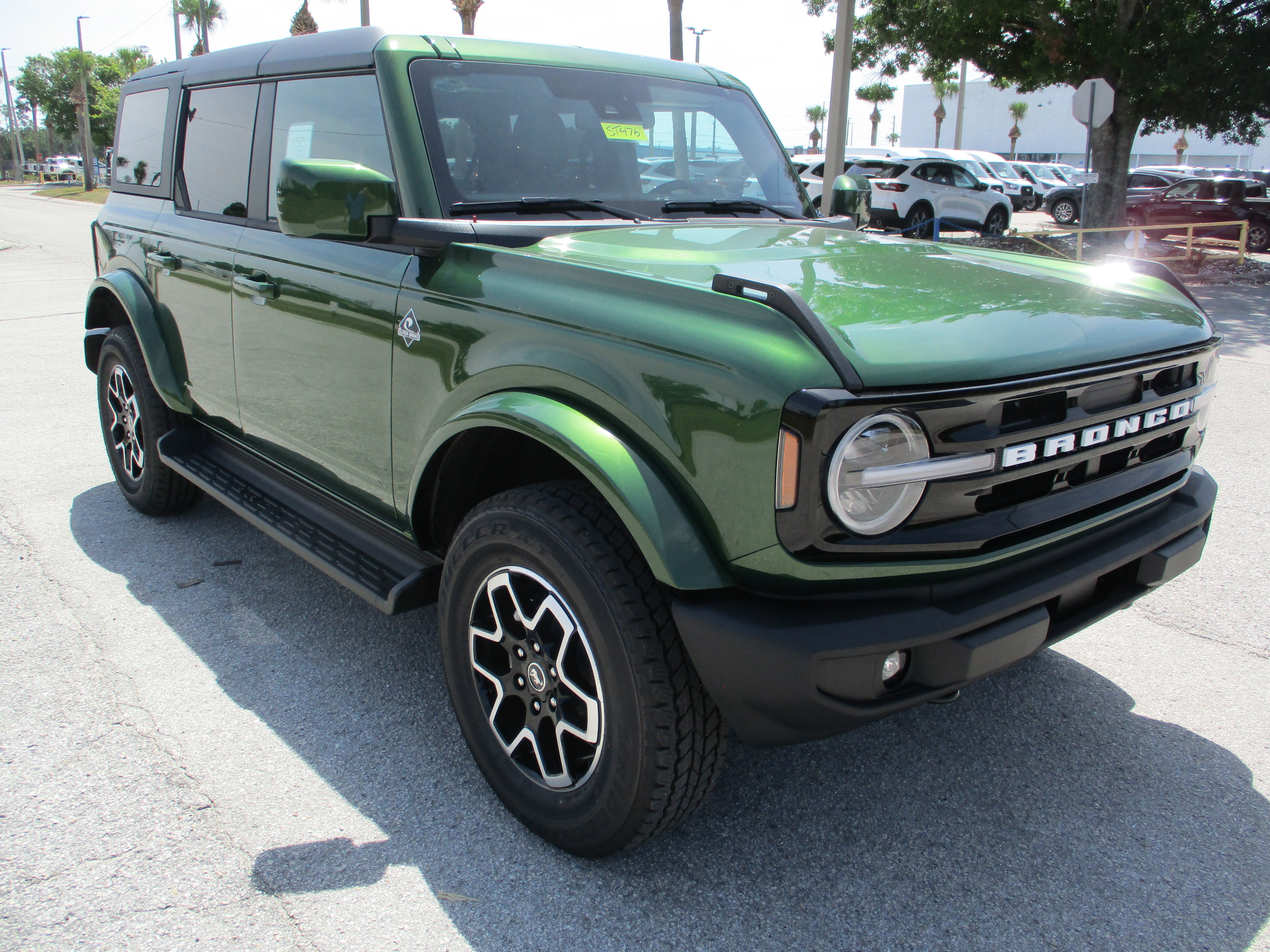 New 2025 Ford Bronco Outer Banks