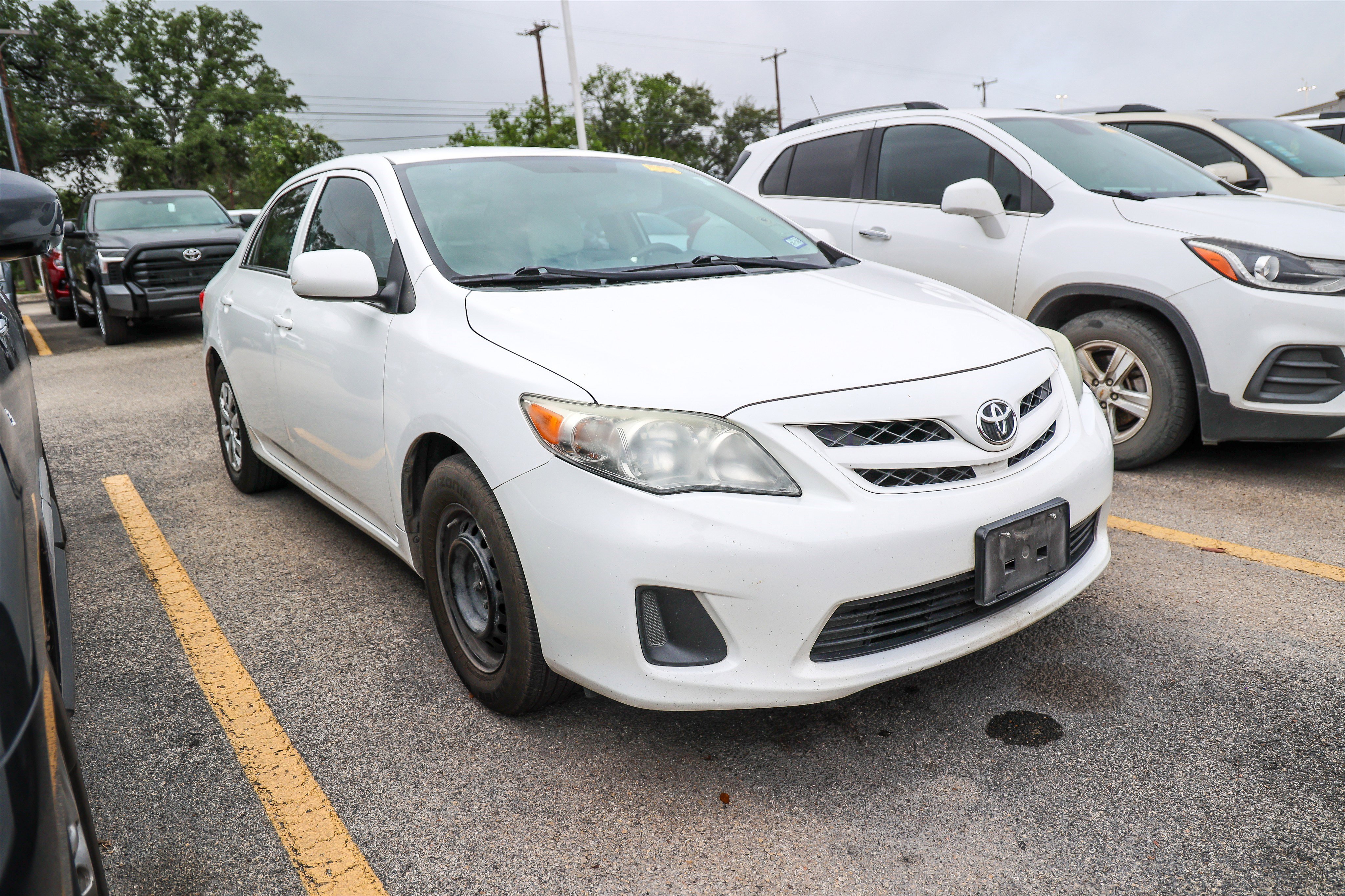Used 2013 Toyota Corolla L FWD image 5