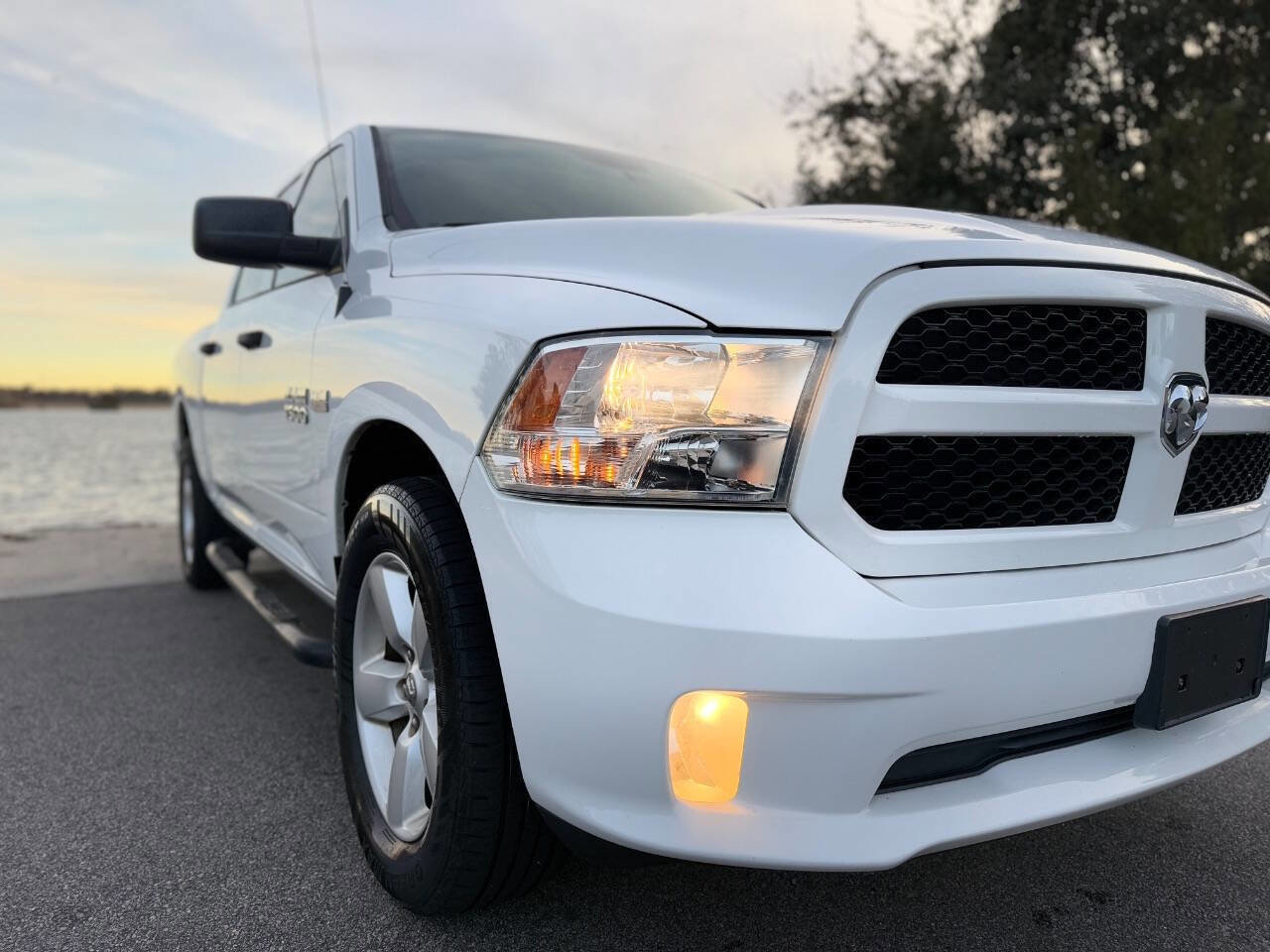 Used 2015 RAM 1500 Express AWD/4WD image 10
