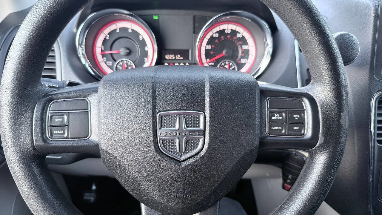 Used 2019 Dodge Grand Caravan SE FWD image 32