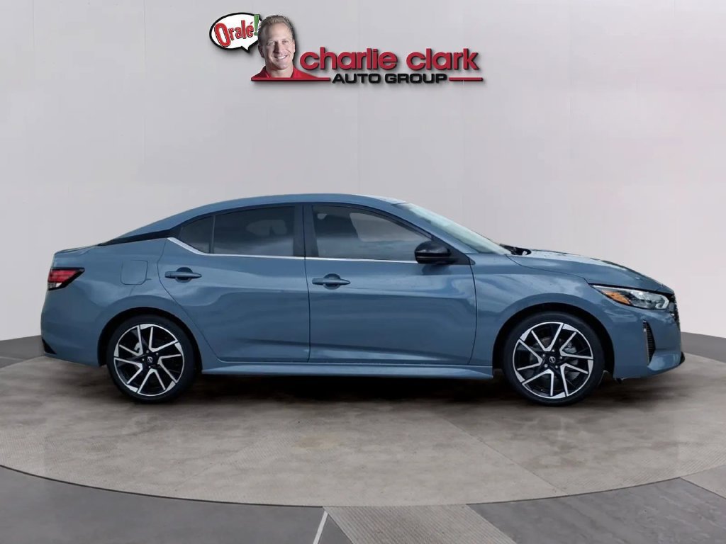 Certified 2025 Nissan Sentra SR FWD image 6