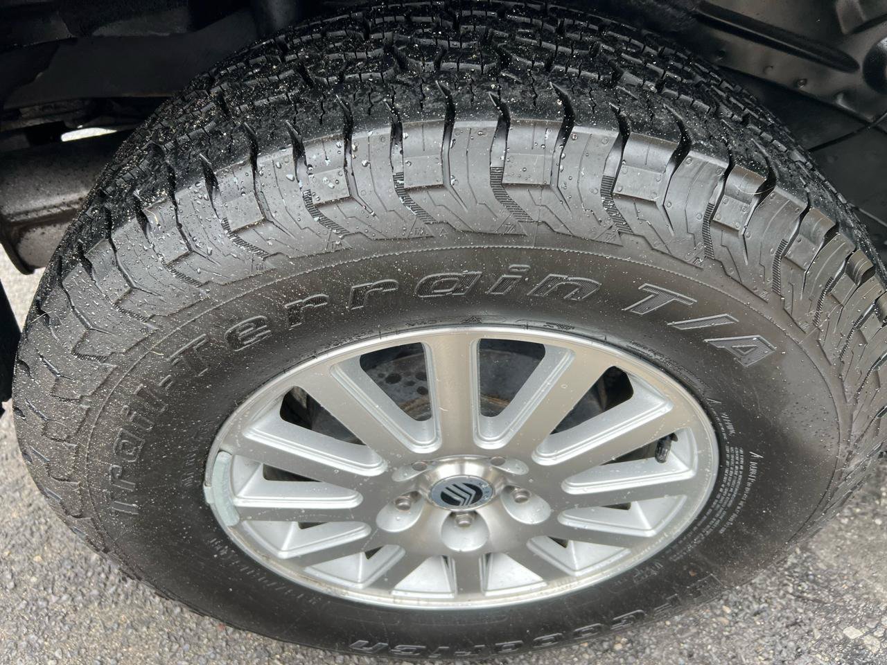 Used 2010 Mercury Mariner Premier FWD image 5