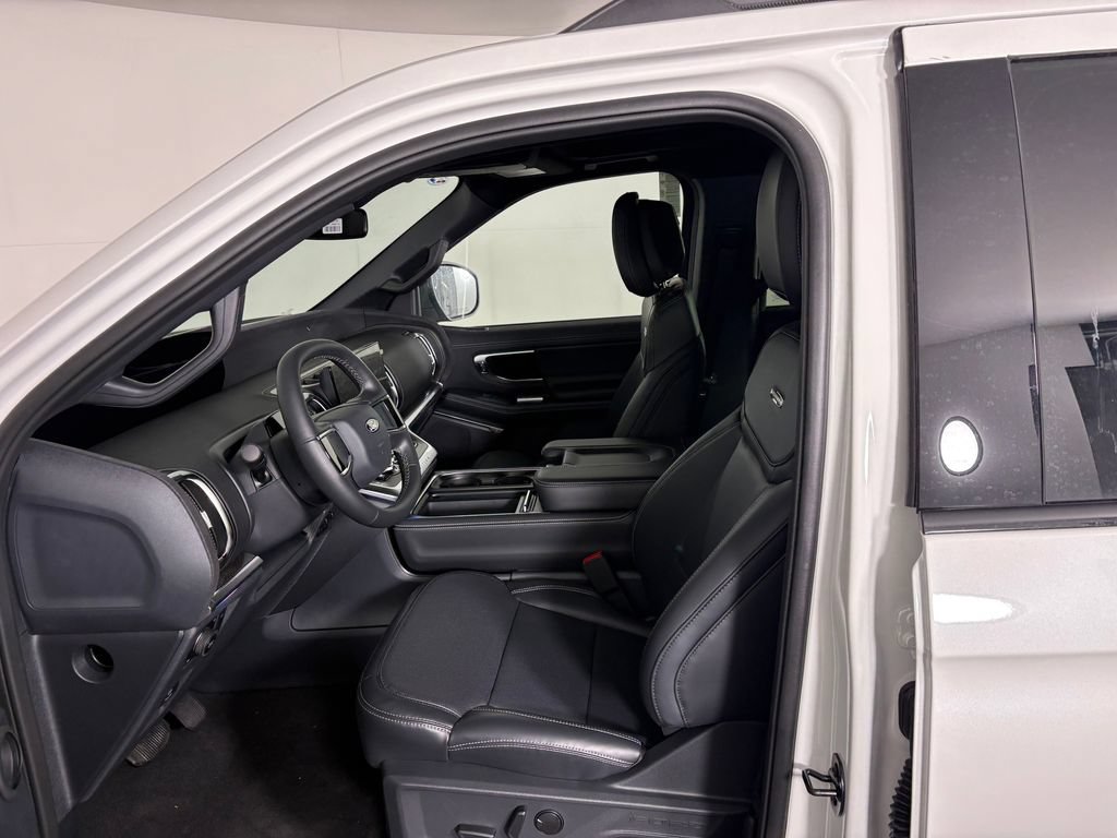 New 2026 Ford Expedition Max Platinum w/ Stealth Performance Package AWD/4WD image 14