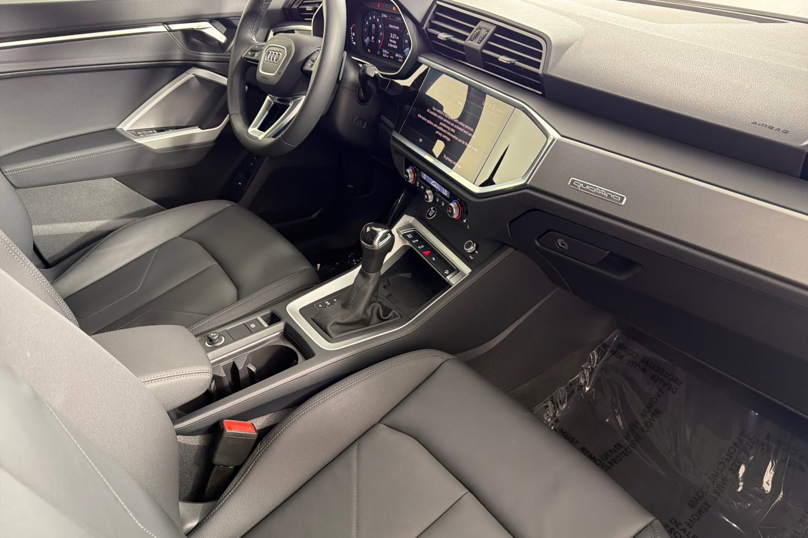Used 2025 Audi Q3 2.0T Premium w/ Convenience Package AWD/4WD image 15