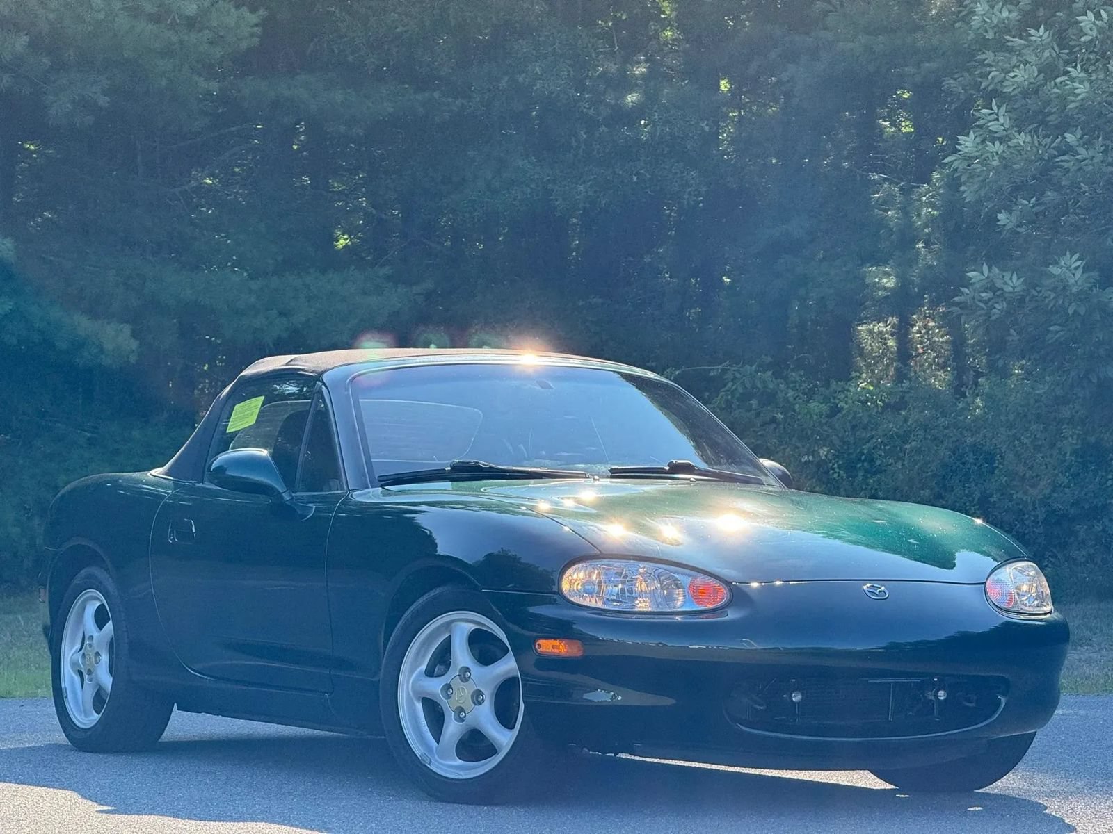 Used 1999 MAZDA MX-5 Miata RWD image 2