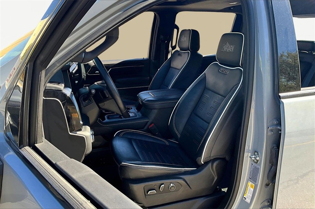 Used 2024 GMC Sierra 2500 AT4X w/ AT4X AEV Edition image 26