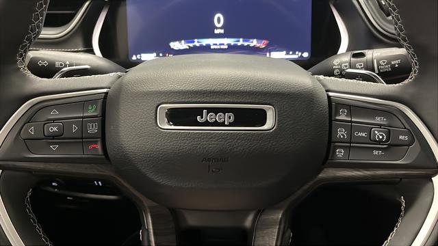 Used 2023 Jeep Grand Cherokee L Limited image 16
