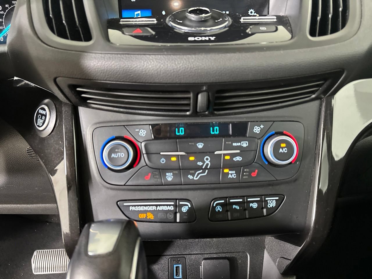 Used 2019 Ford Escape Titanium FWD image 19