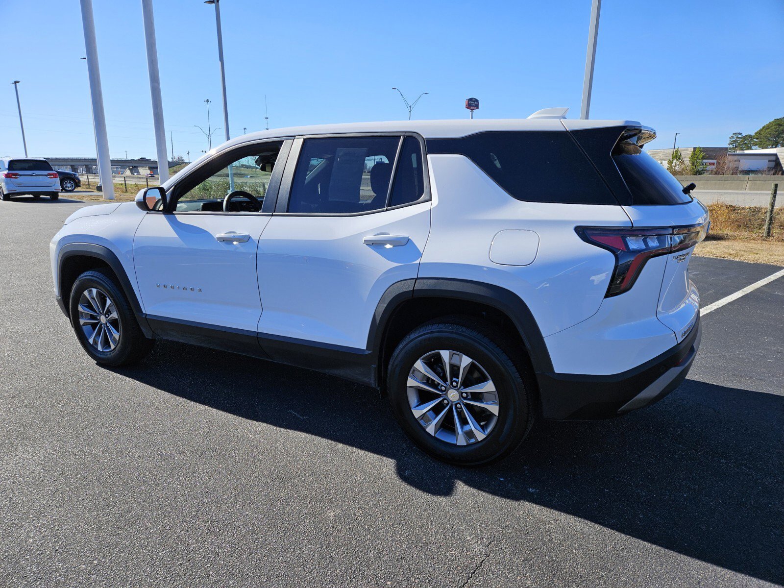 Used 2025 Chevrolet Equinox LT image 5