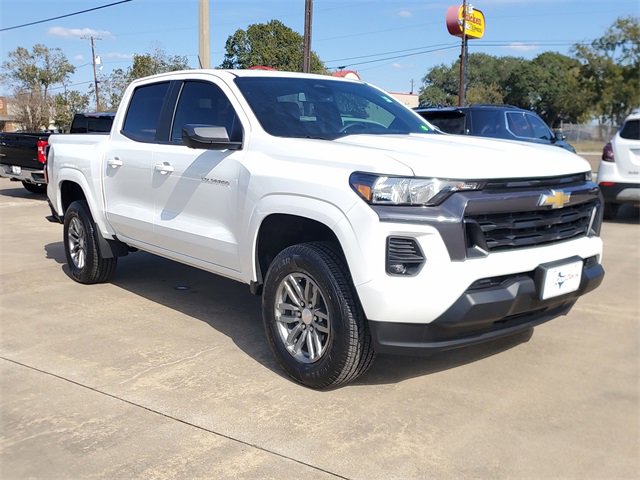 Used 2024 Chevrolet Colorado LT w/ LT Convenience Package II image 2