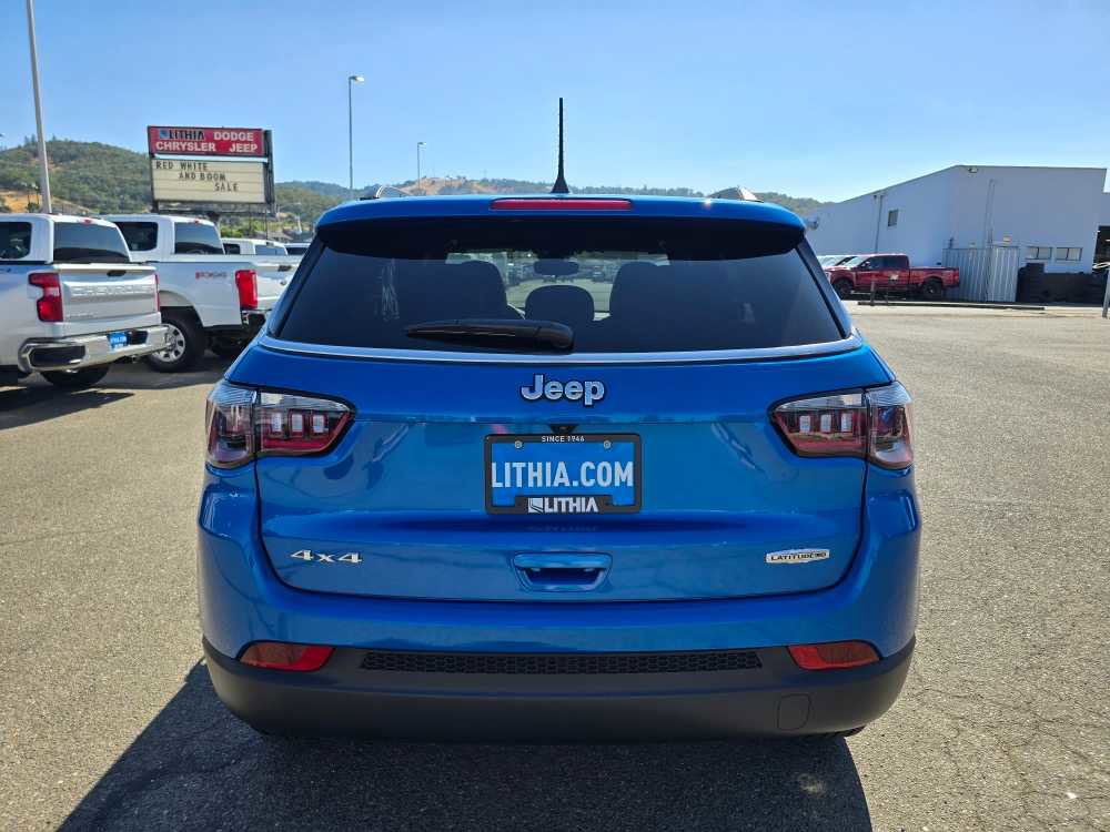 Used 2024 Jeep Compass Latitude image 4
