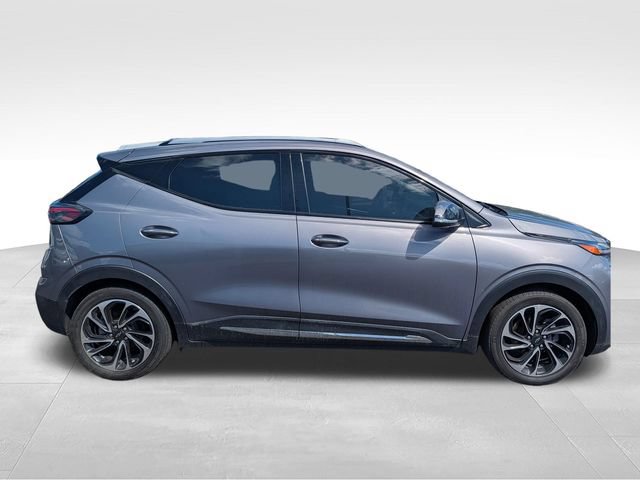 Used 2023 Chevrolet Bolt EUV Premier w/ Sun & Sound Package FWD image 8