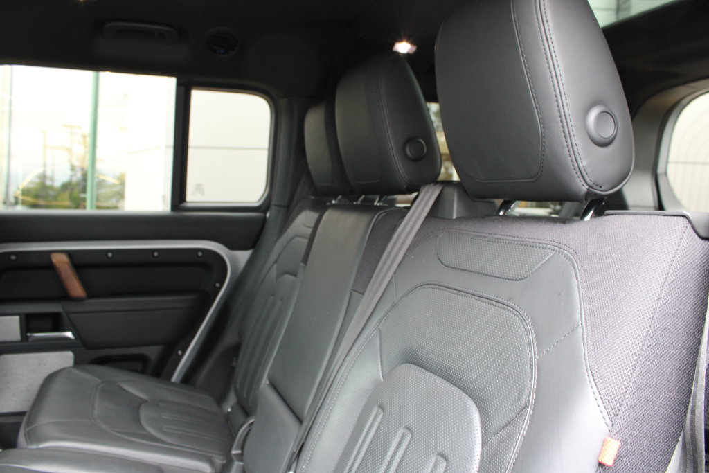 Used 2023 Land Rover Defender 130 X AWD/4WD image 8