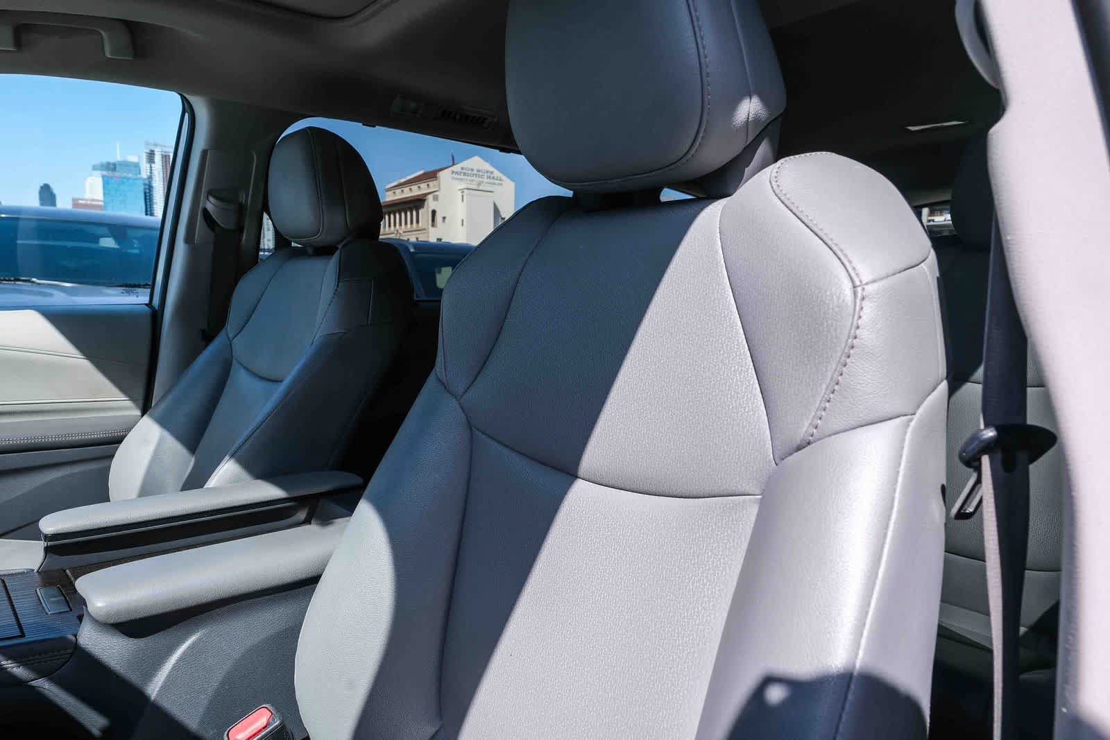 Certified 2023 Toyota Sienna XLE FWD image 19