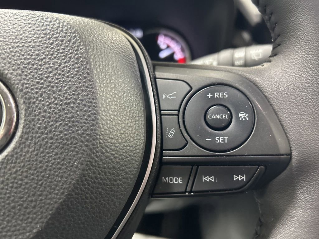 Used 2023 Toyota RAV4 XLE Premium image 16