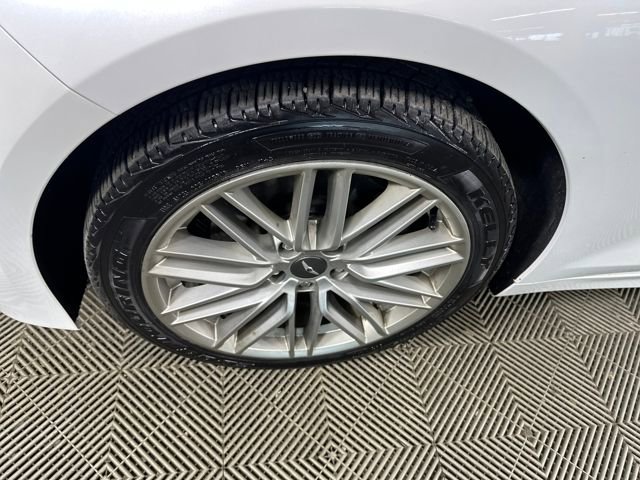 Used 2020 Genesis G70 2.0T image 10