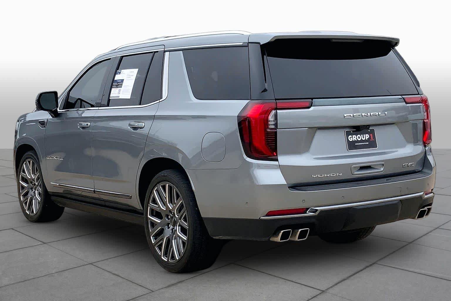 Certified 2025 GMC Yukon Denali Ultimate AWD/4WD image 12