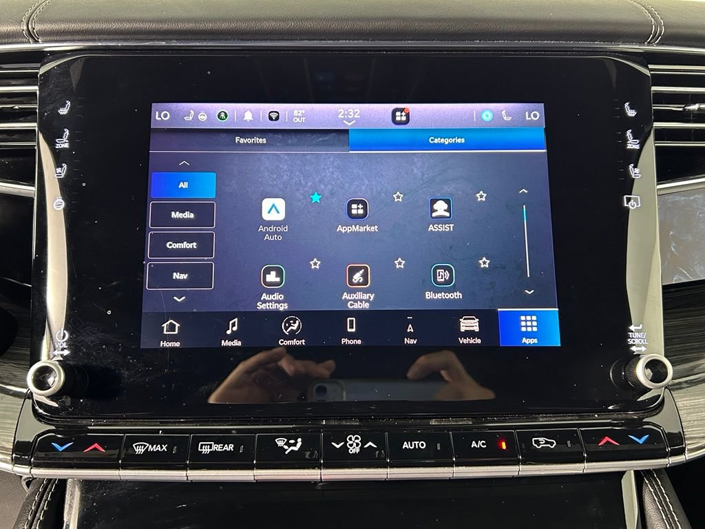 Used 2022 Jeep Wagoneer Series III w/ Rear Seat Video Group 1 AWD/4WD image 23