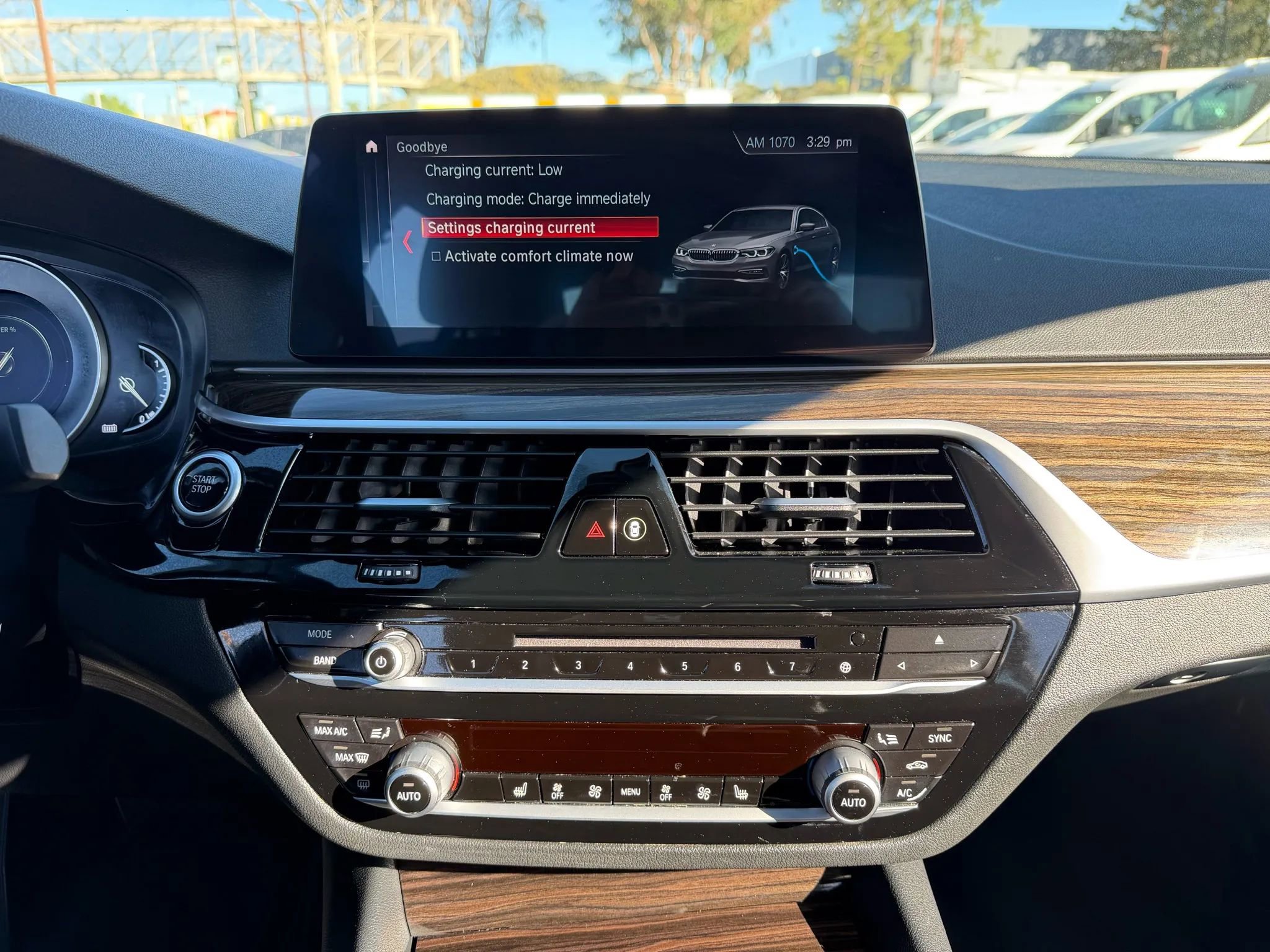Used 2019 BMW 530e w/ Premium Package image 13