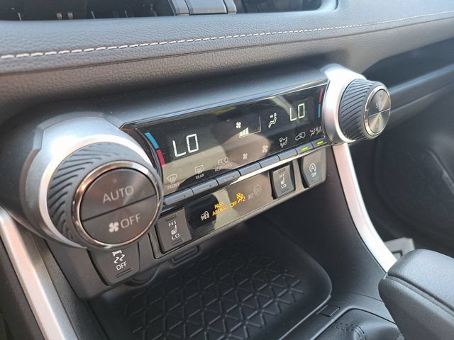 Used 2025 Toyota RAV4 XLE w/ Weather Package AWD/4WD image 18