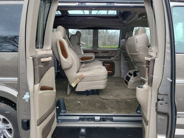 Used 2020 Chevrolet Express 2500 w/ Enhanced Convenience Package image 21