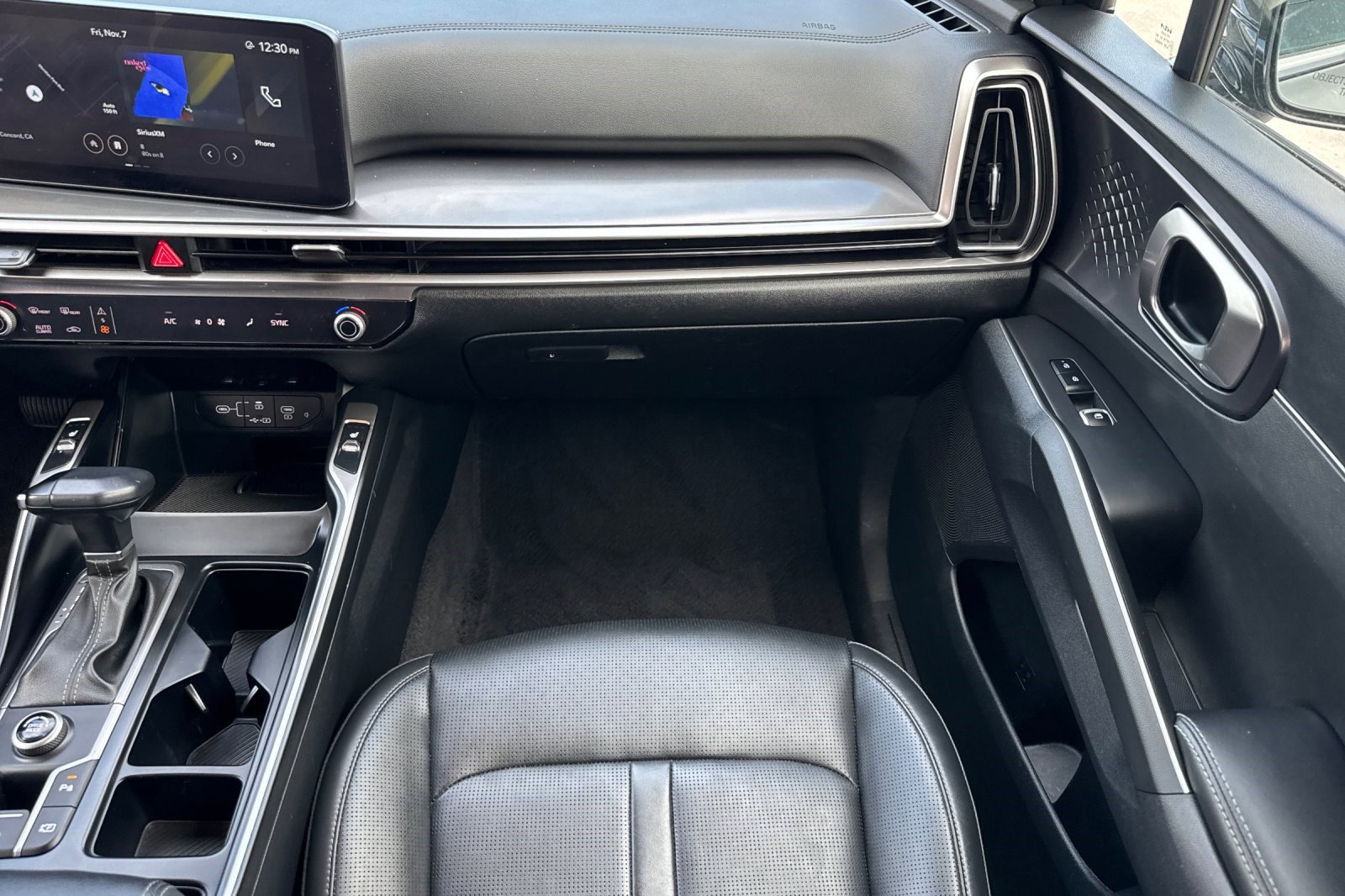 Used 2024 Kia Sorento S image 29