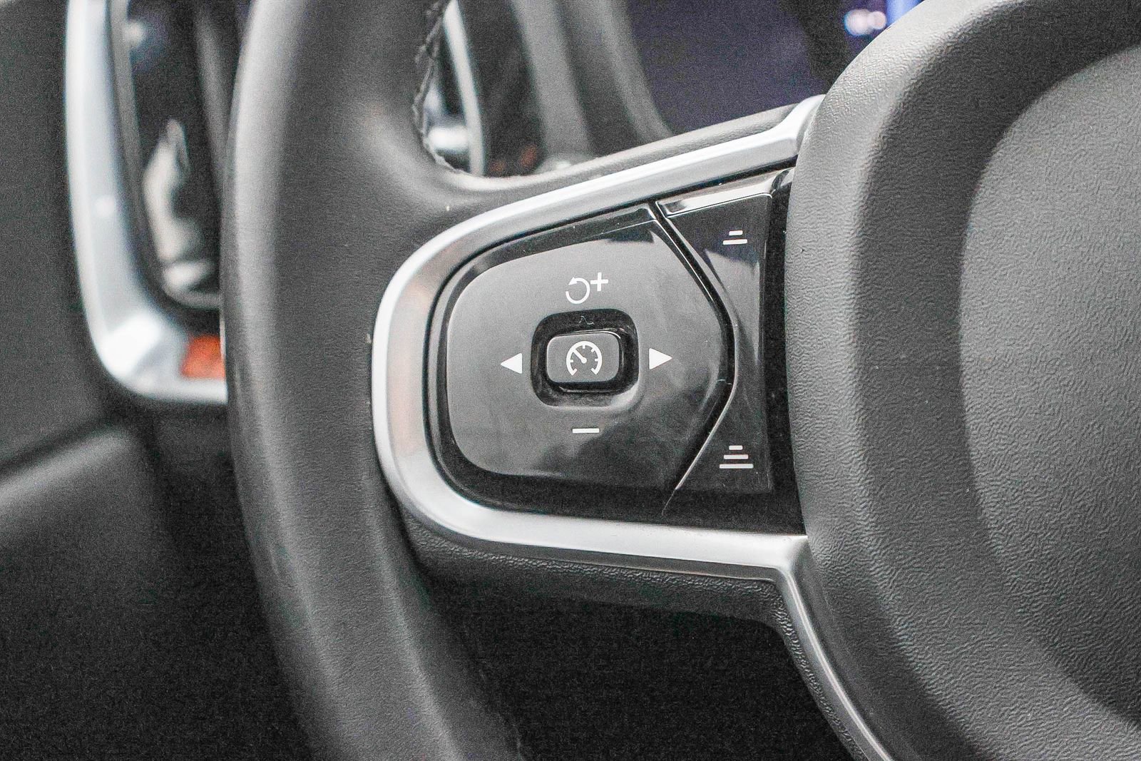 Used 2023 Volvo S60 B5 Plus w/ Protection Package Premier image 35