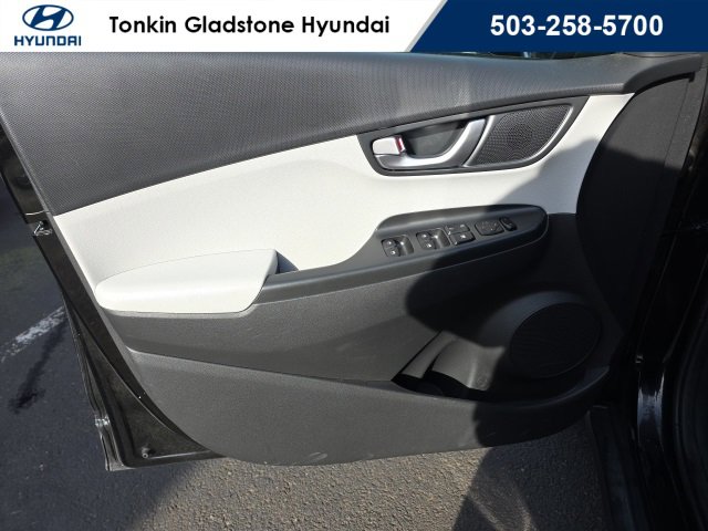 Certified 2023 Hyundai Kona SE w/ Cargo Package image 8