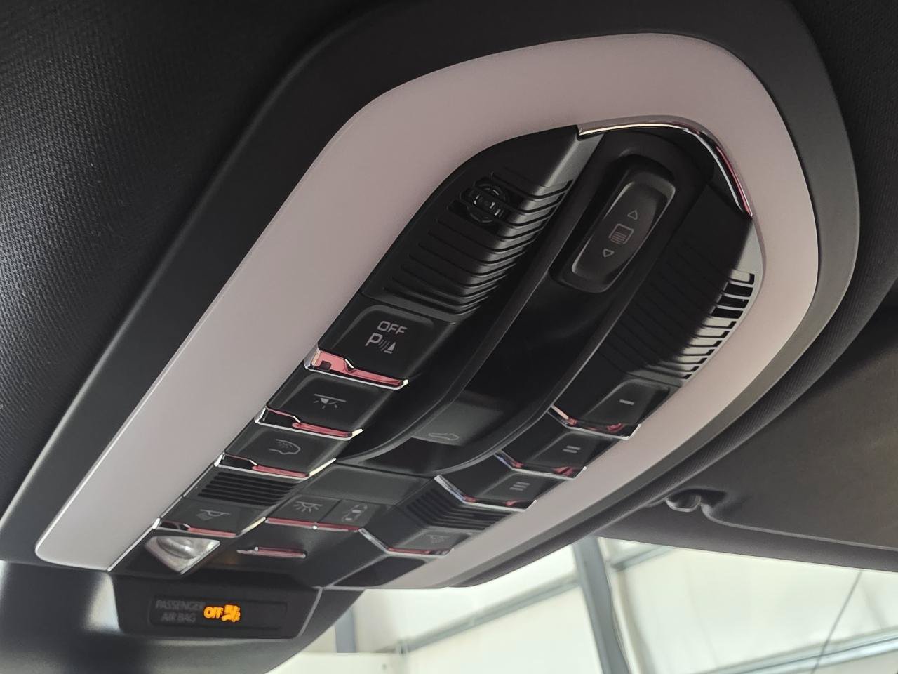 Used 2017 Porsche Macan GTS AWD/4WD image 22