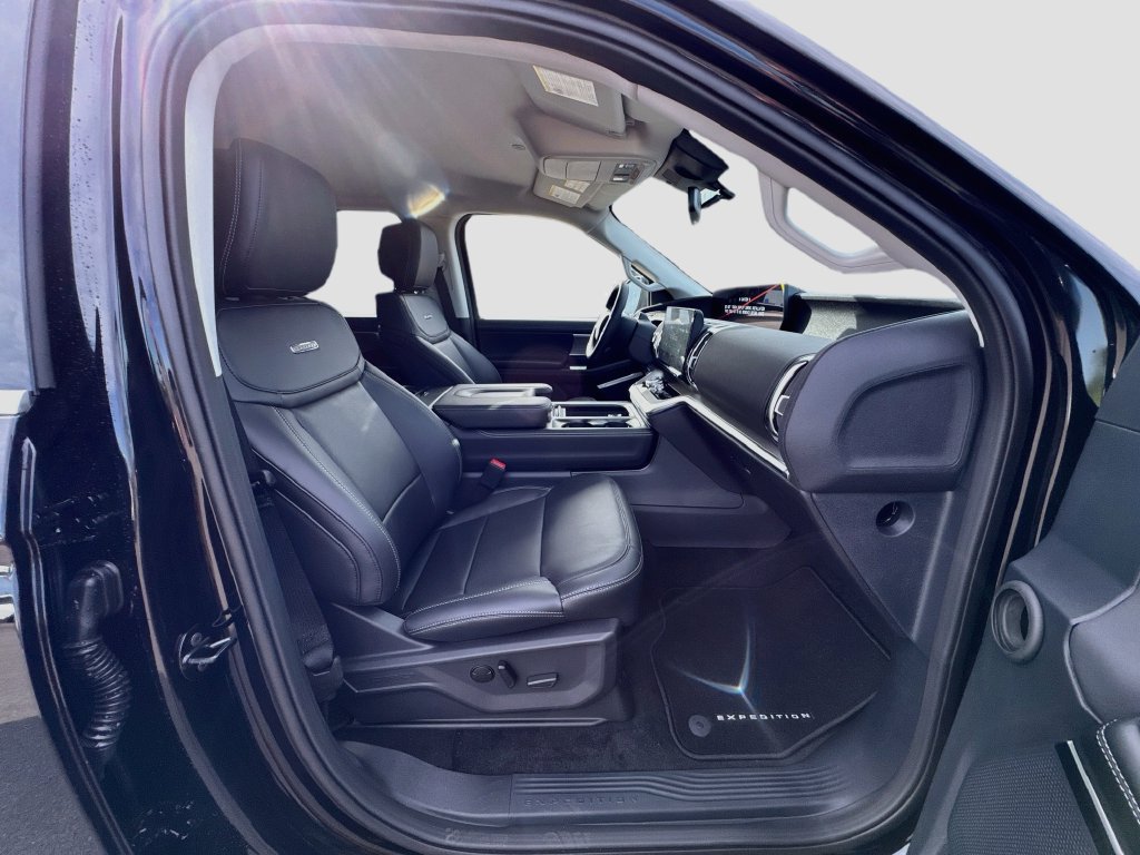 New 2027 Ford Expedition Platinum RWD image 30