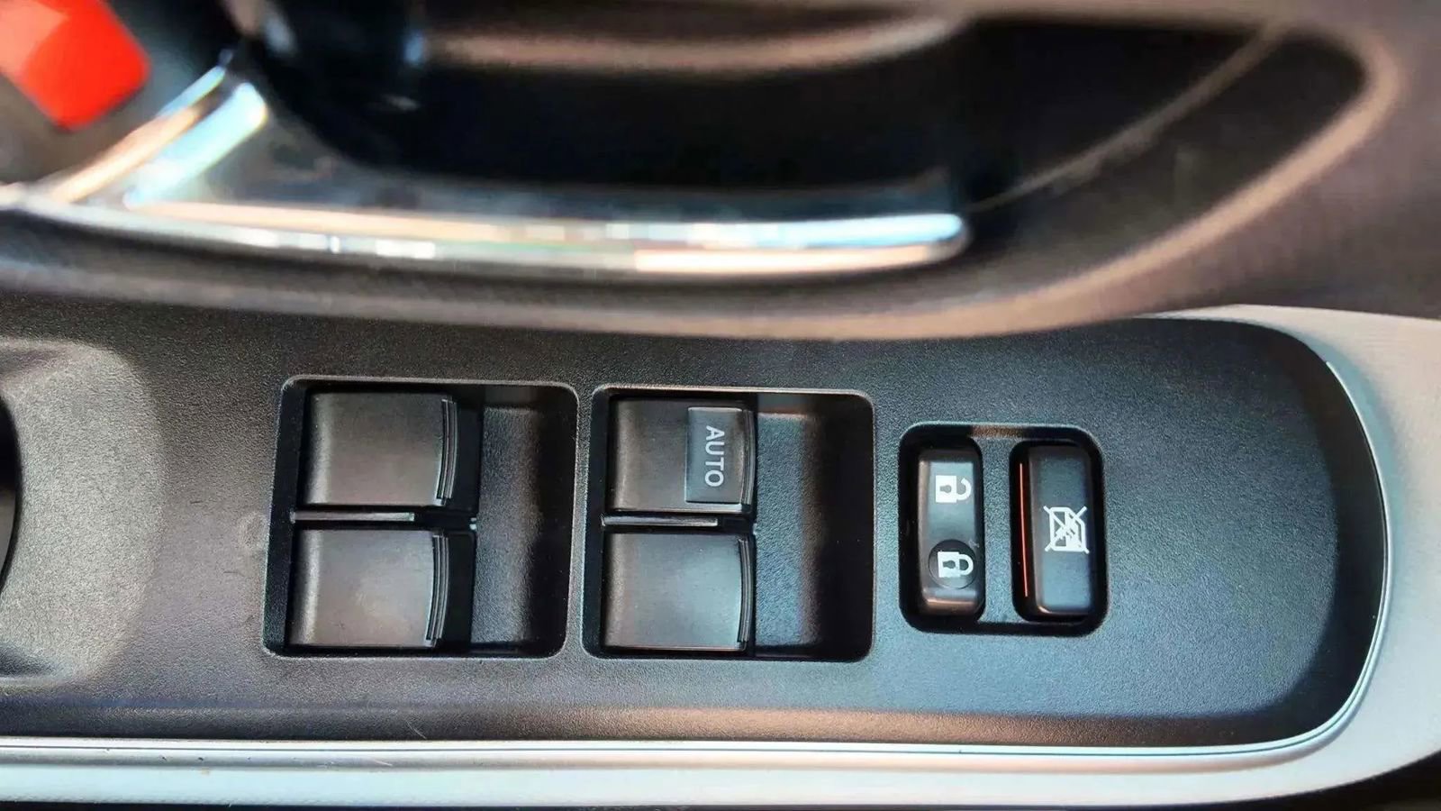 Used 2014 Toyota Prius C Two image 12