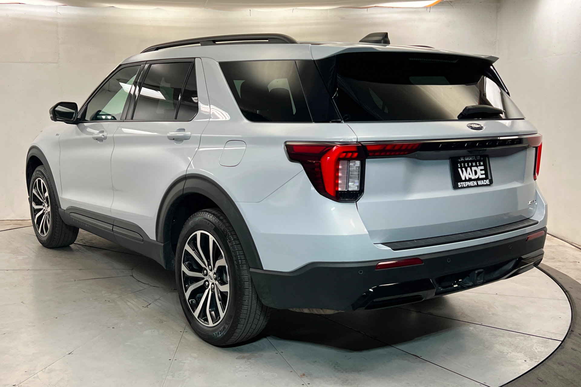 Used 2026 Ford Explorer ST-Line AWD/4WD image 3