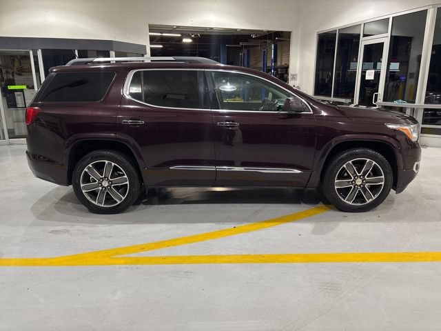 Used 2017 GMC Acadia Denali w/ Technology Package FWD image 7