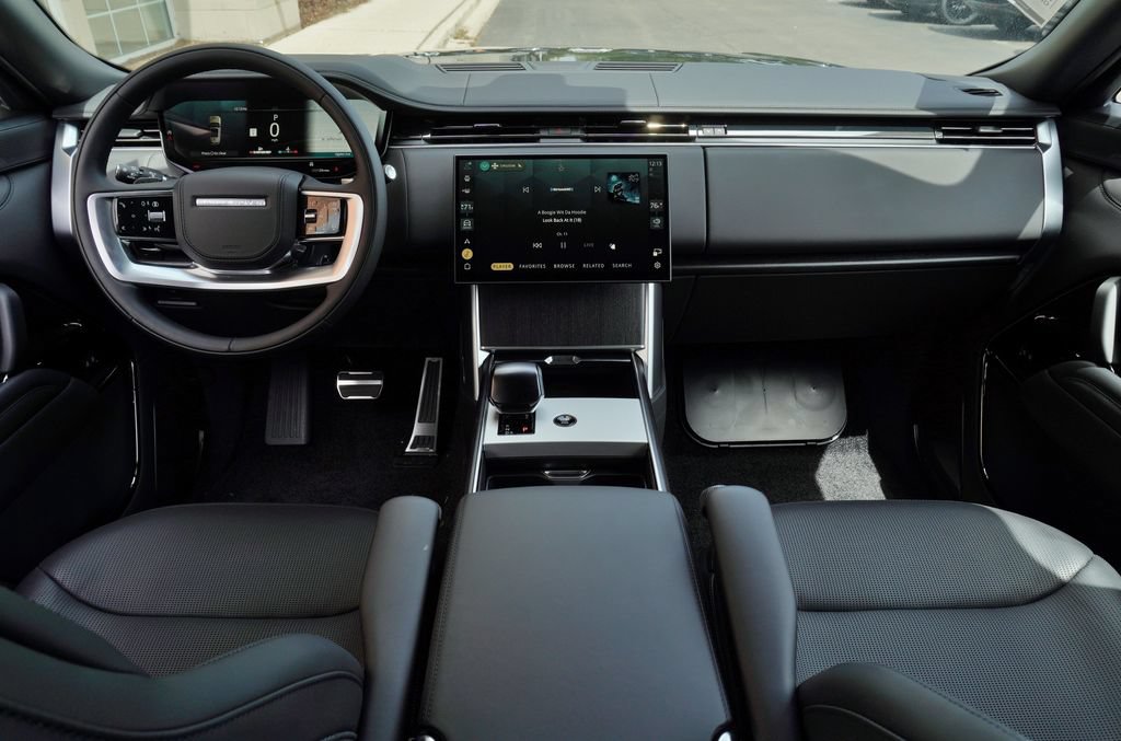 New 2026 Land Rover Range Rover SV AWD/4WD image 11