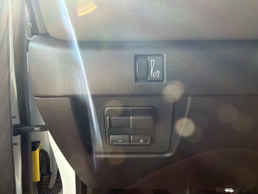 Used 2024 Chevrolet Colorado ZR2 w/ ZR2 Convenience Package III AWD/4WD image 31
