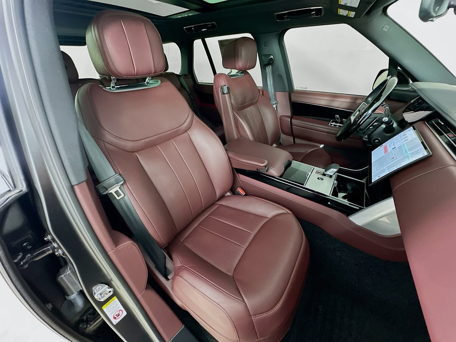 Used 2025 Land Rover Range Rover SE AWD/4WD image 44