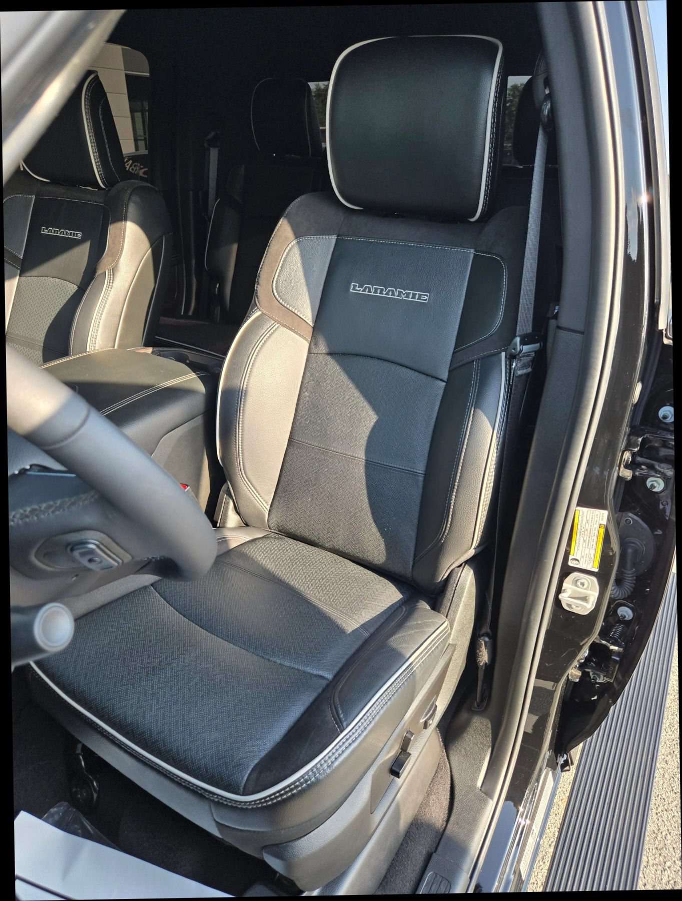 Used 2025 RAM 2500 Laramie w/ Night Edition AWD/4WD image 6