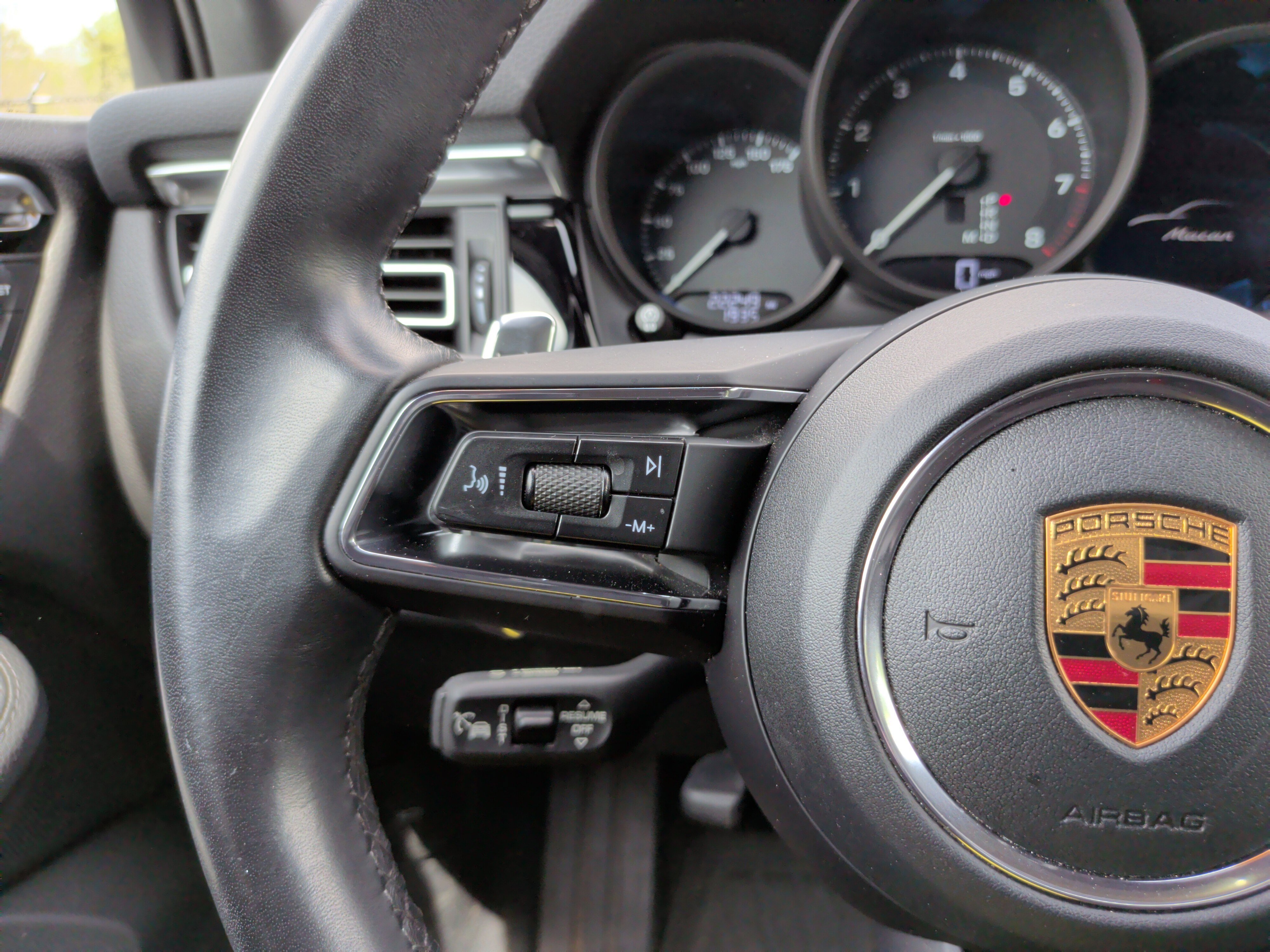 Used 2023 Porsche Macan image 22