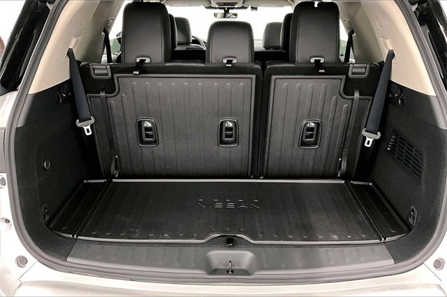 New 2025 Nissan Pathfinder Platinum image 40